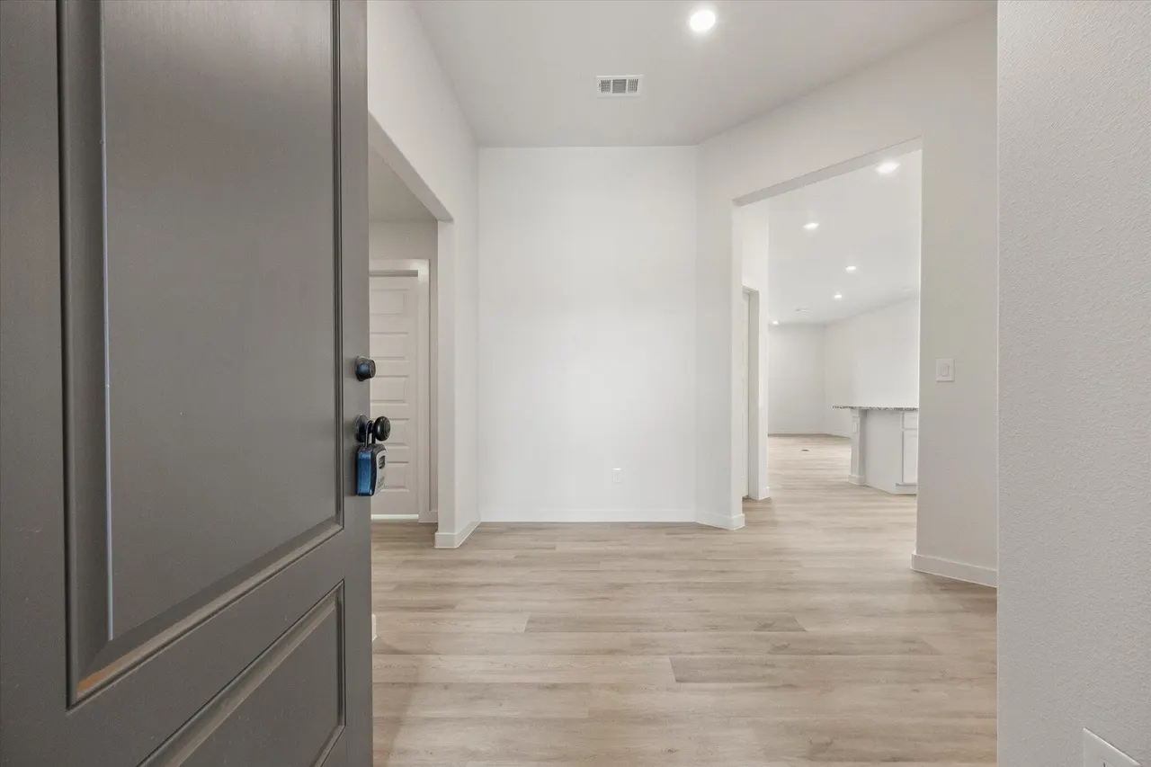 Photo 3 — 6008 Venita Avenue, Lubbock, TX 79407