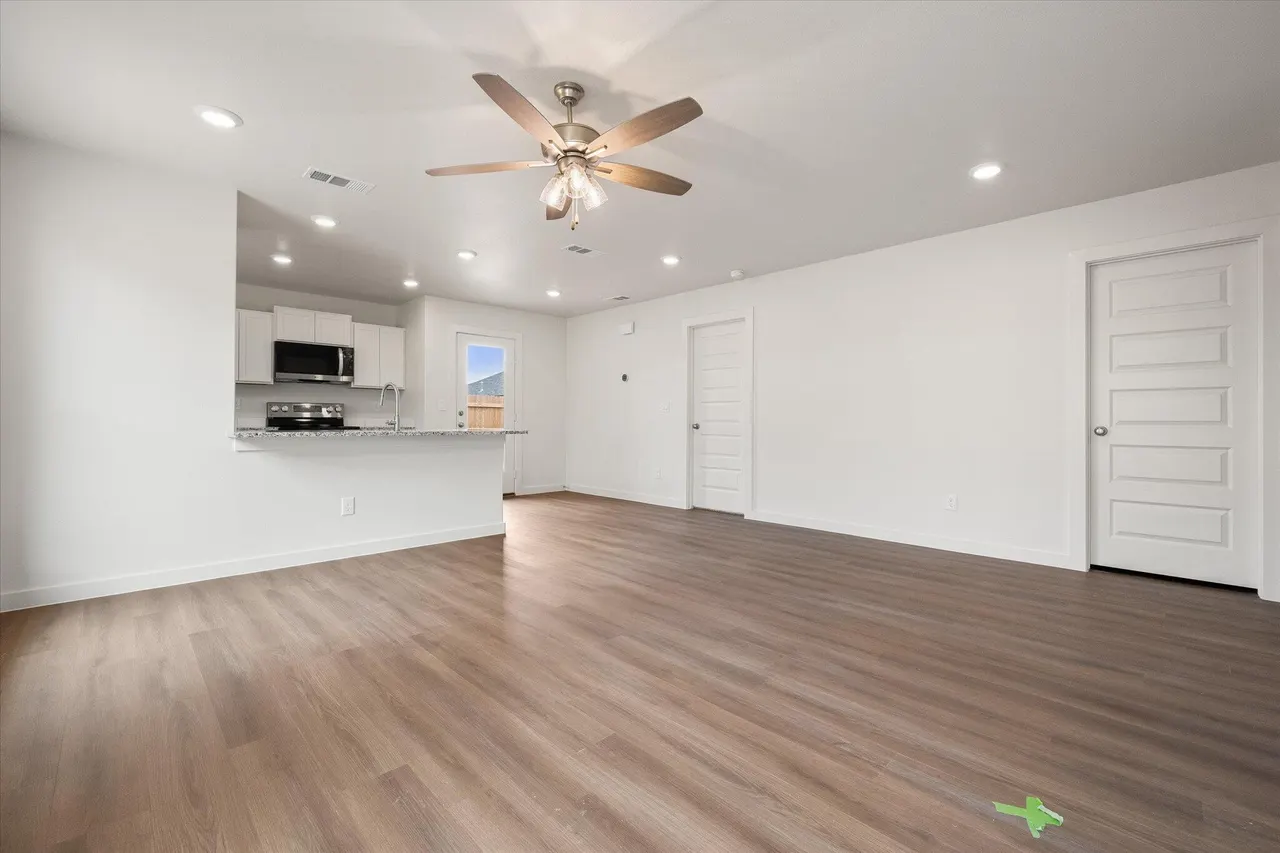 Photo 6 — 516 E 24th Street, Wolfforth, TX 79382