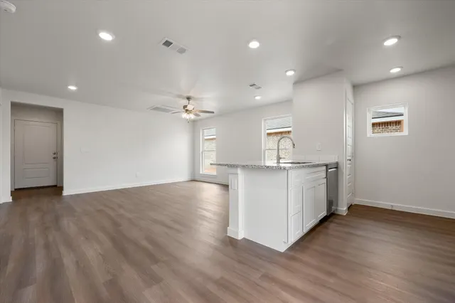 Photo 8 — 516 E 24th Street, Wolfforth, TX 79382
