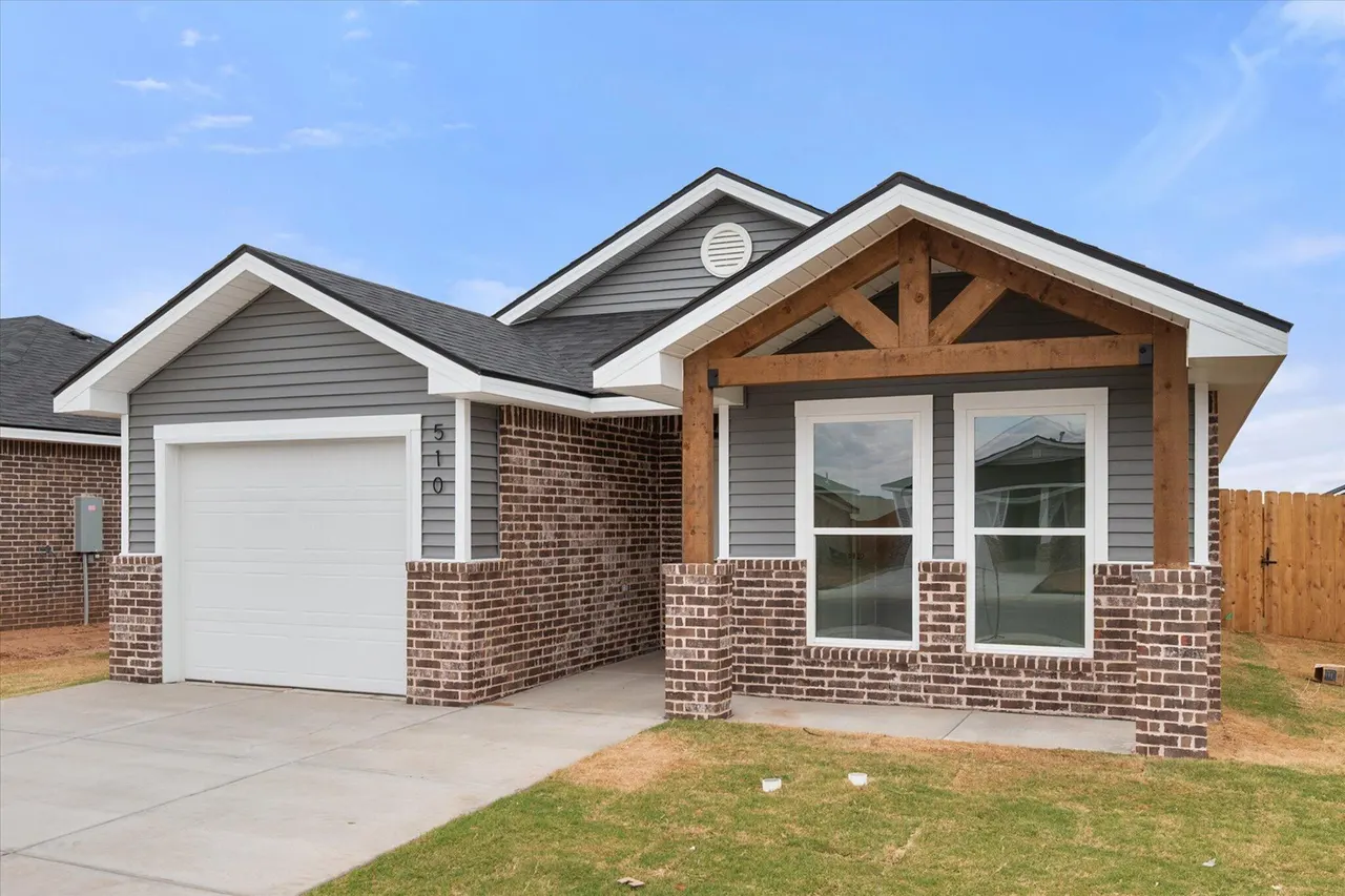 Photo 3 — 510 E 24th Street, Wolfforth, TX 79382