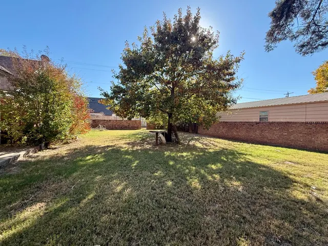 Photo 7 — 321 10th, Memphis, TX 79245