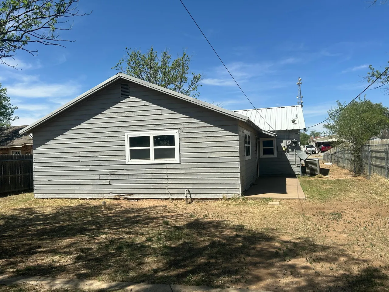 Photo 21 — 1106 10th Street, Levelland, TX 79336