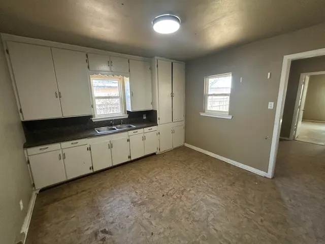 Photo 4 — 1106 10th Street, Levelland, TX 79336