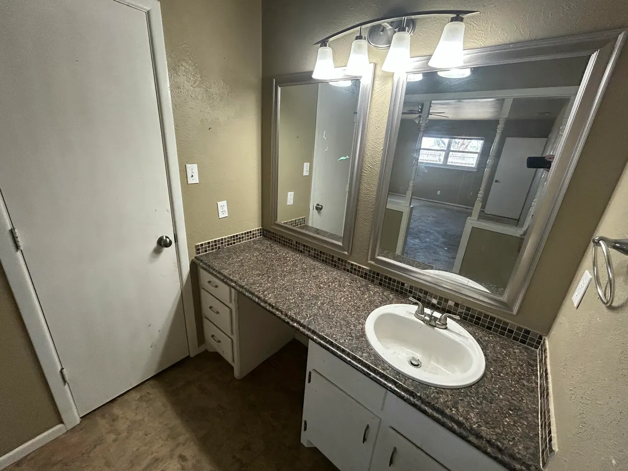 Photo 9 — 1106 10th Street, Levelland, TX 79336