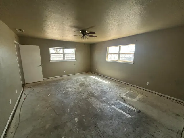 Photo 8 — 1106 10th Street, Levelland, TX 79336
