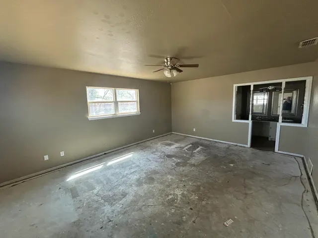 Photo 7 — 1106 10th Street, Levelland, TX 79336