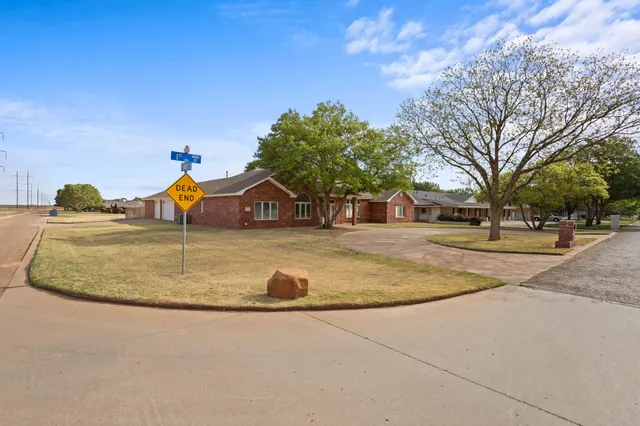 Photo 3 — 6812 1st Street, Lubbock, TX 79416