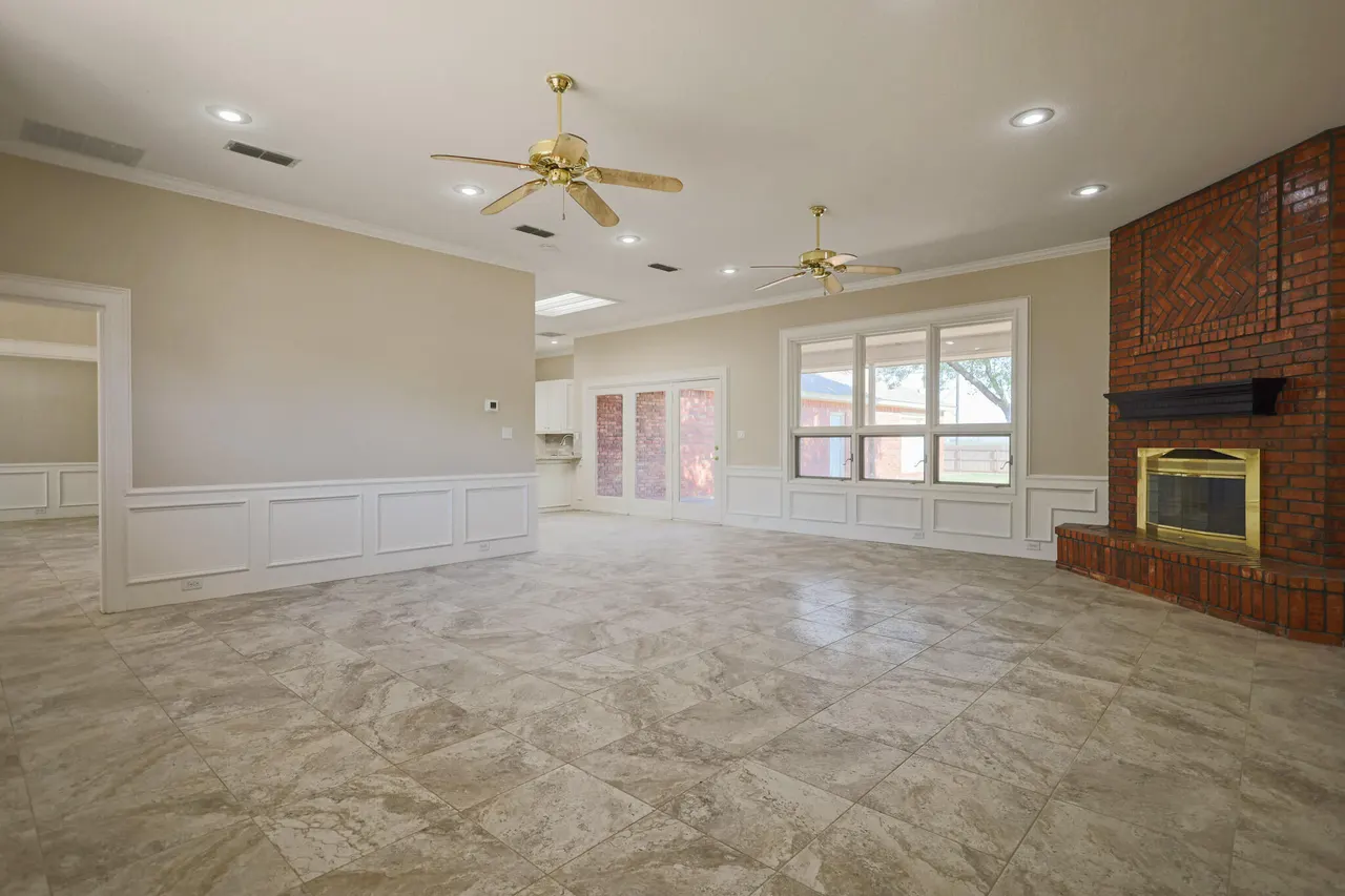 Photo 9 — 6812 1st Street, Lubbock, TX 79416