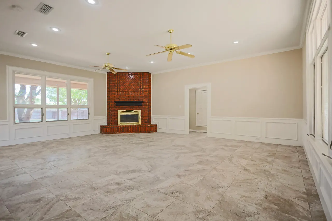 Photo 10 — 6812 1st Street, Lubbock, TX 79416