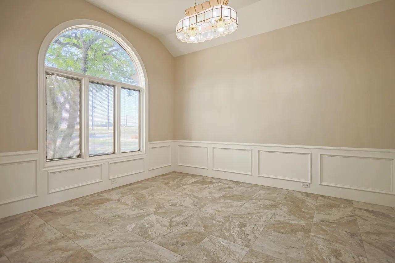 Photo 7 — 6812 1st Street, Lubbock, TX 79416