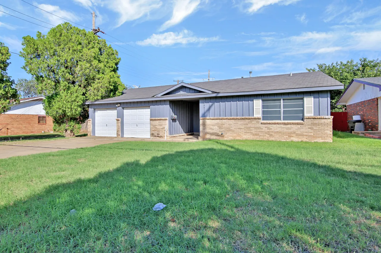 Photo 2 — 6607 Avenue U, Lubbock, TX 79412