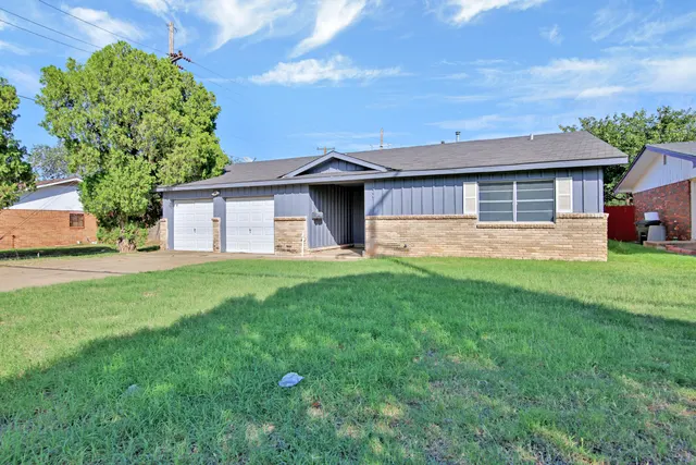 Photo 2 — 6607 Avenue U, Lubbock, TX 79412