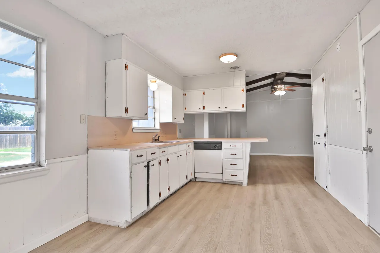 Photo 8 — 6607 Avenue U, Lubbock, TX 79412