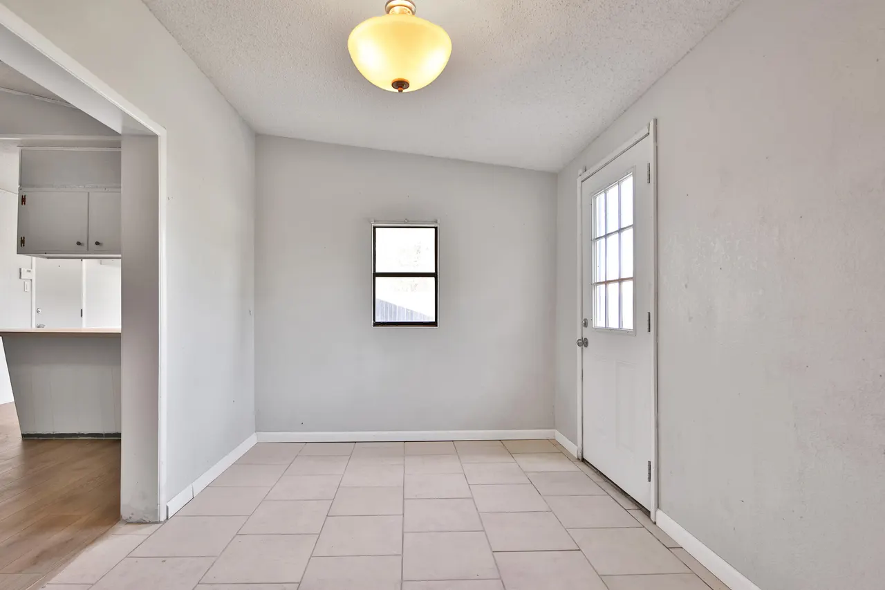 Photo 9 — 6607 Avenue U, Lubbock, TX 79412