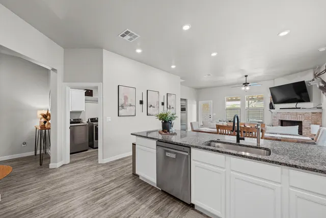 Photo 7 — 301 E 31st Street, Wolfforth, TX 79382