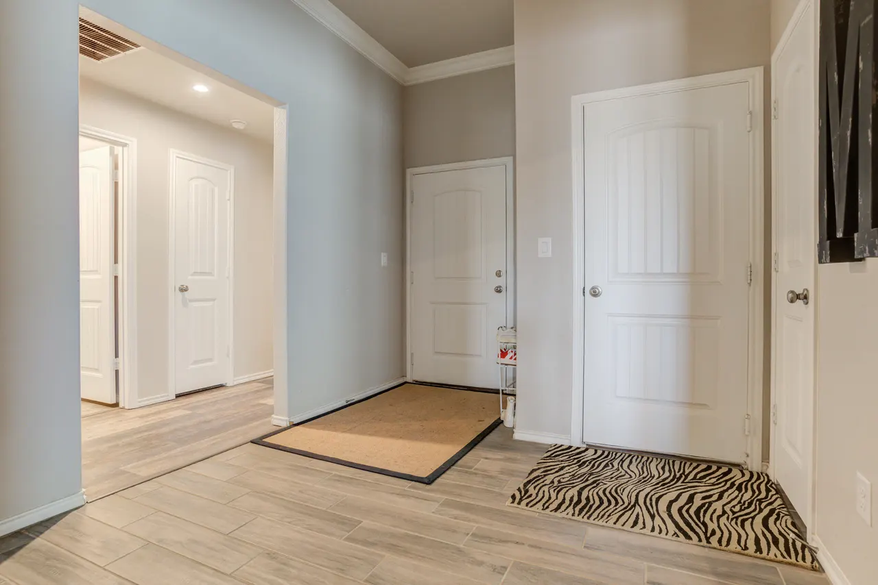 Photo 2 — 6818 40th Street, Lubbock, TX 79407