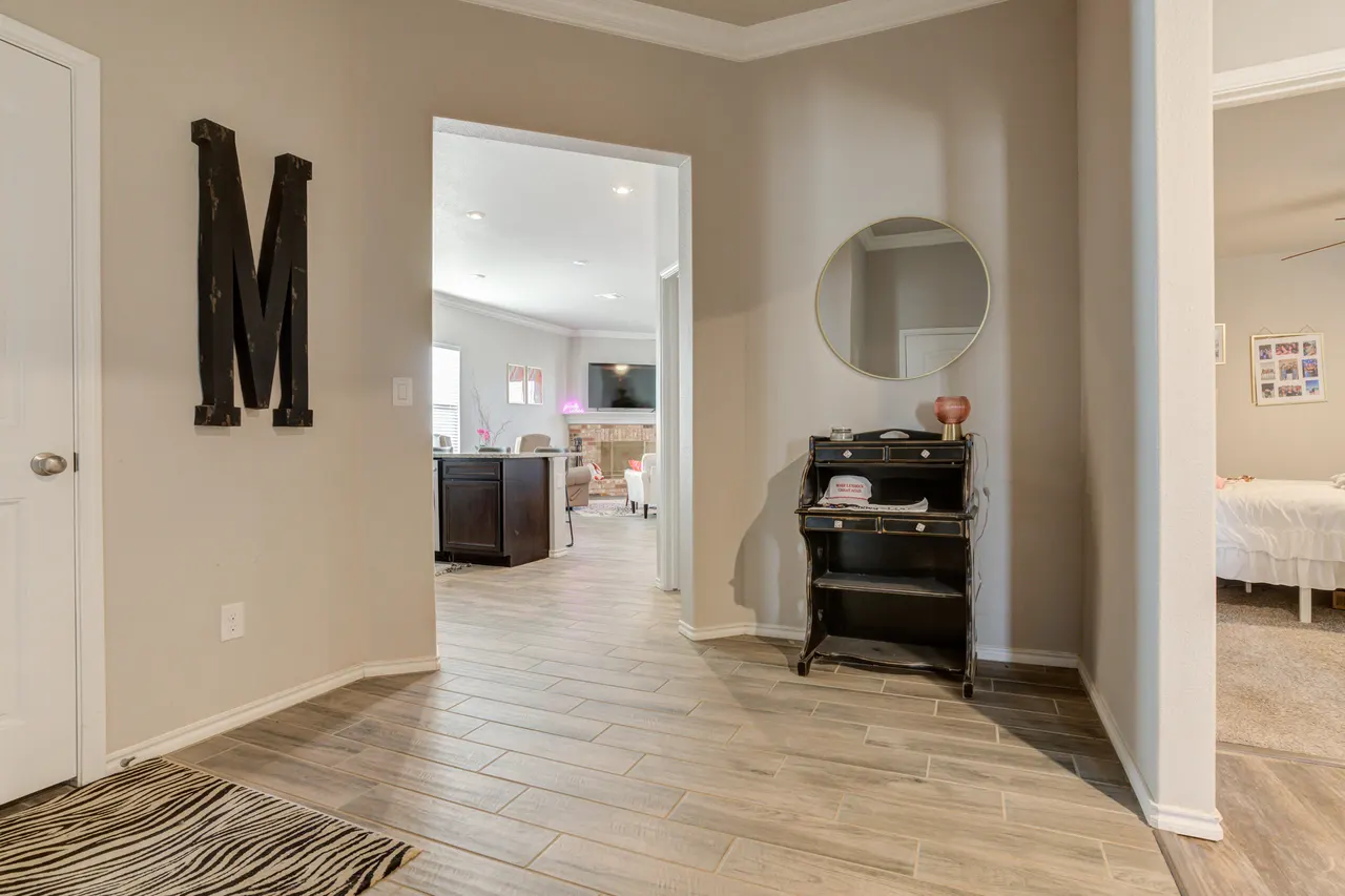 Photo 3 — 6818 40th Street, Lubbock, TX 79407