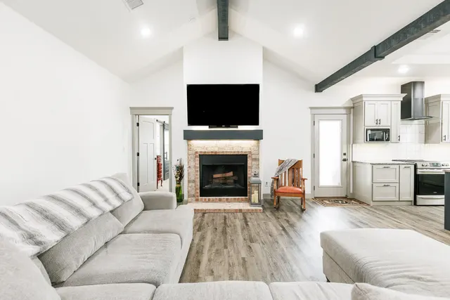 Photo 2 — 5914 Grinnell Street, Lubbock, TX 79416