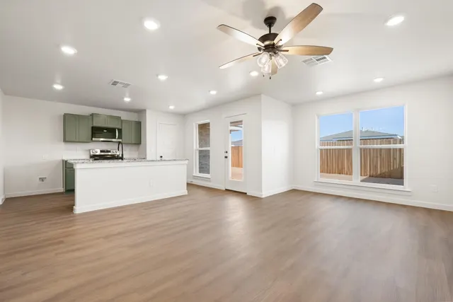 Photo 4 — 8321 24th Street, Lubbock, TX 79407