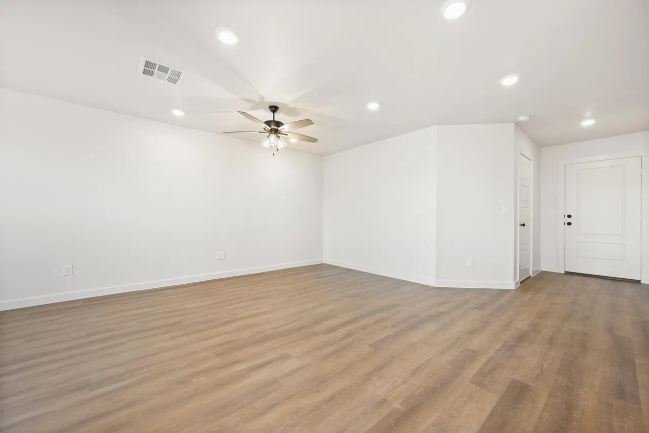 Photo 5 — 8321 24th Street, Lubbock, TX 79407