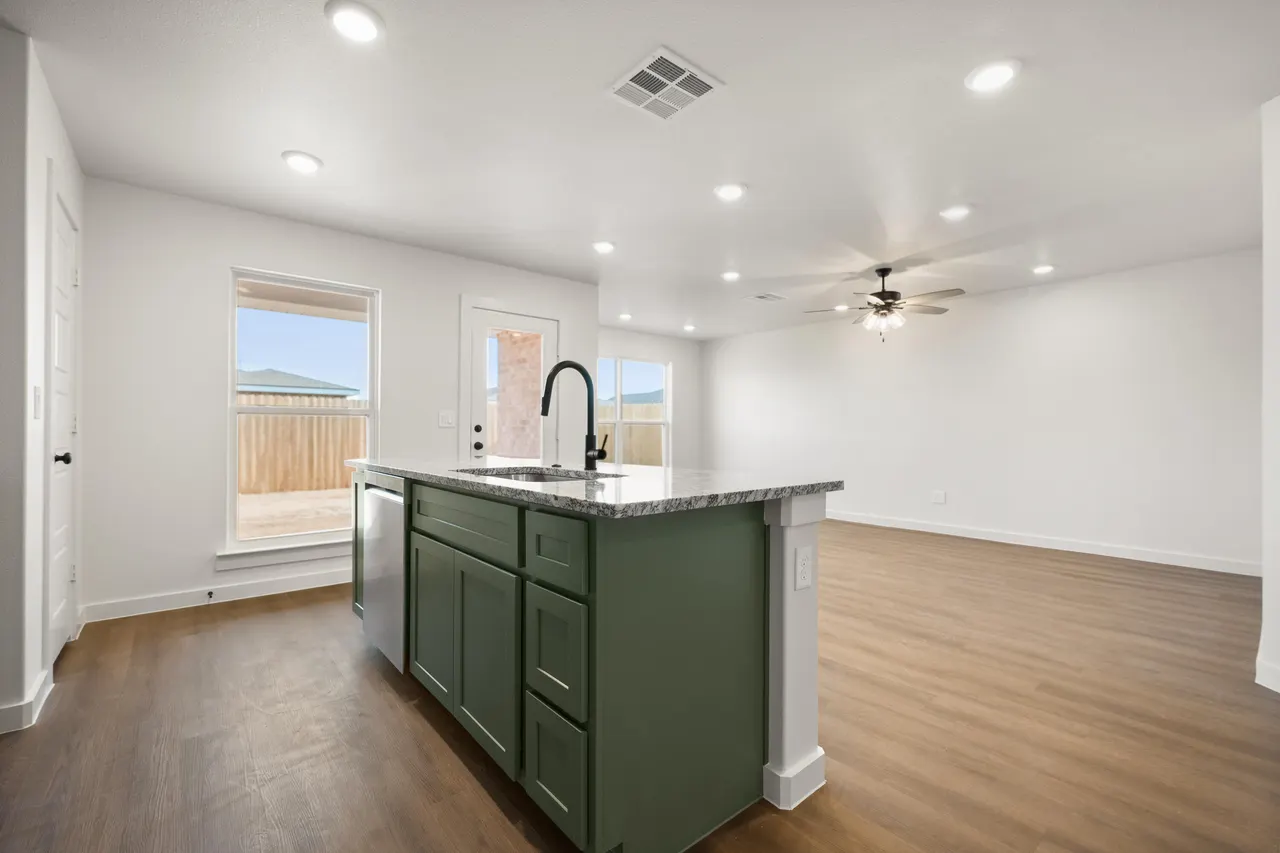 Photo 10 — 8321 24th Street, Lubbock, TX 79407