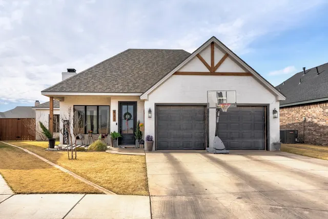Front exterior — 823 N 6th Circle, Wolfforth, TX 79382