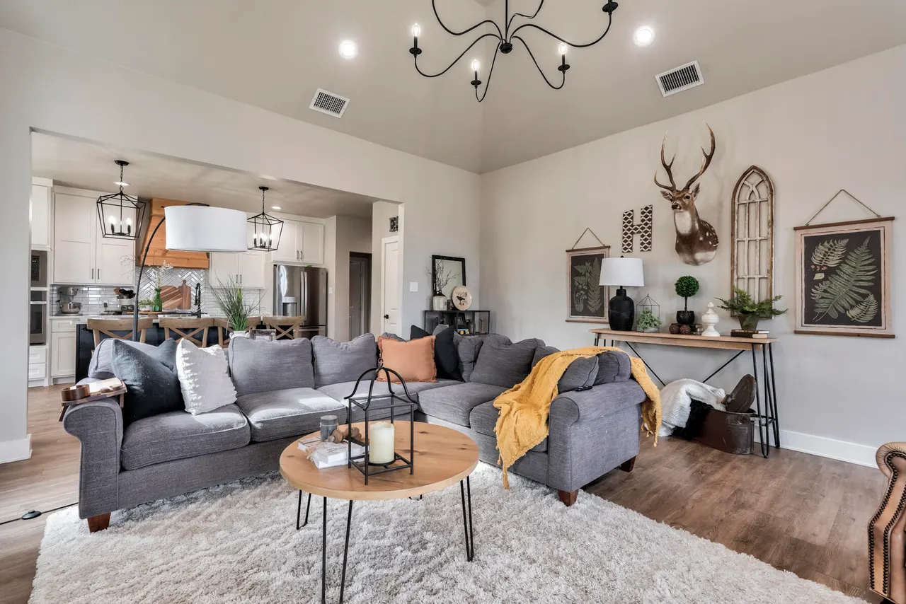 Photo 11 — 823 N 6th Circle, Wolfforth, TX 79382