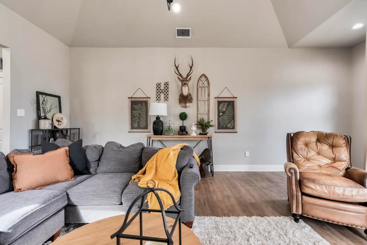 Photo 12 — 823 N 6th Circle, Wolfforth, TX 79382