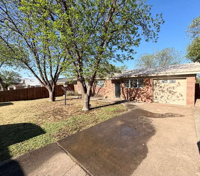 Photo 2 — 1205 Avenue K, Abernathy, TX 79311