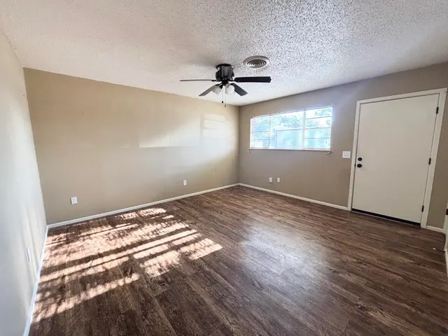 Photo 3 — 1205 Avenue K, Abernathy, TX 79311
