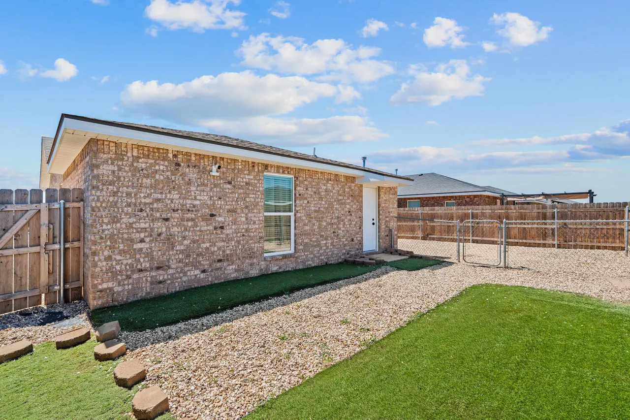 Photo 17 — 7410 37th Street, Lubbock, TX 79407