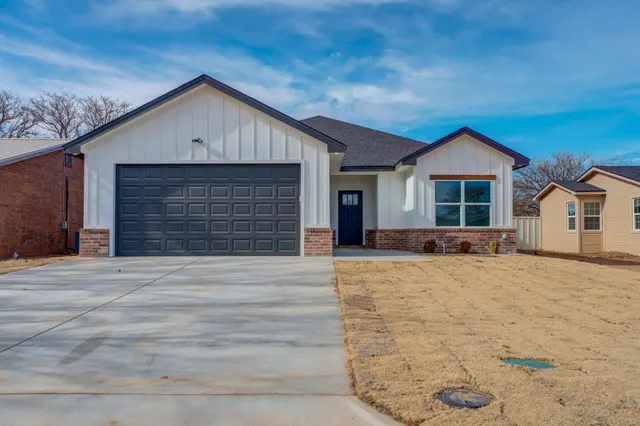 Front exterior — 407 Ave M, Abernathy, TX 79311