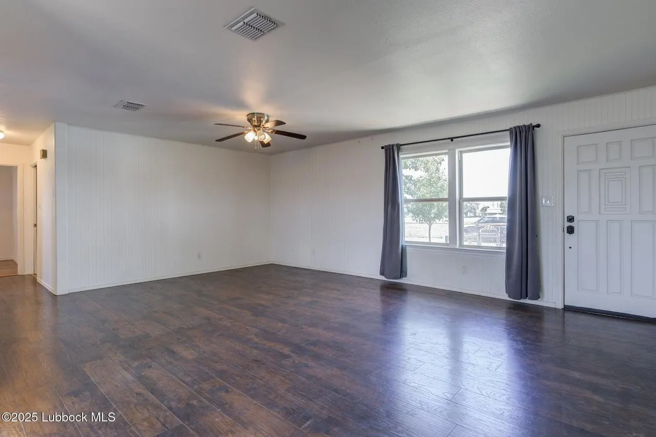 Photo 3 — 3506 Elm Avenue, Lubbock, TX 79404