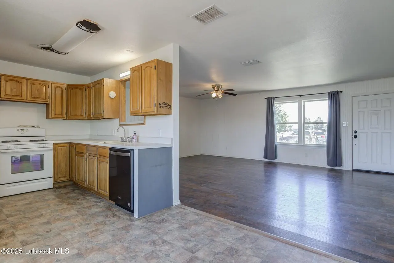 Photo 9 — 3506 Elm Avenue, Lubbock, TX 79404