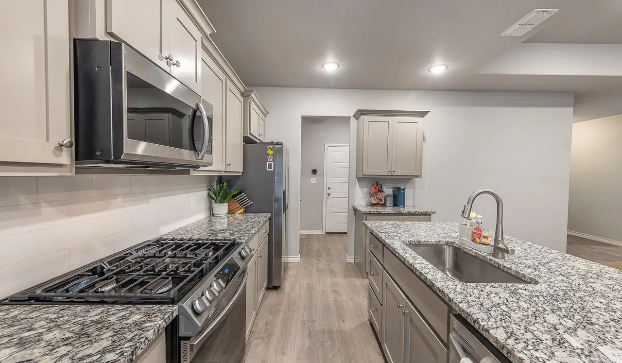 Photo 8 — 7612 61st Street, Lubbock, TX 79407