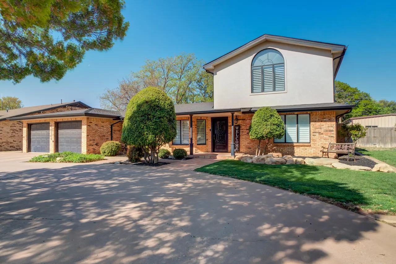 Photo 2 — 2208 Rice Drive, Levelland, TX 79336