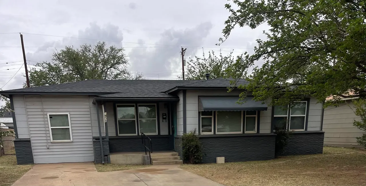 Front exterior — 1921 Avenue O, Lubbock, TX 79411
