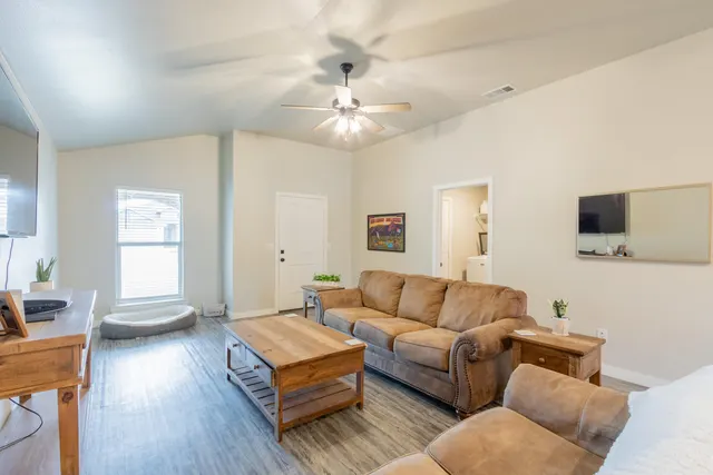 Photo 6 — 7429 32nd Street, Lubbock, TX 79407