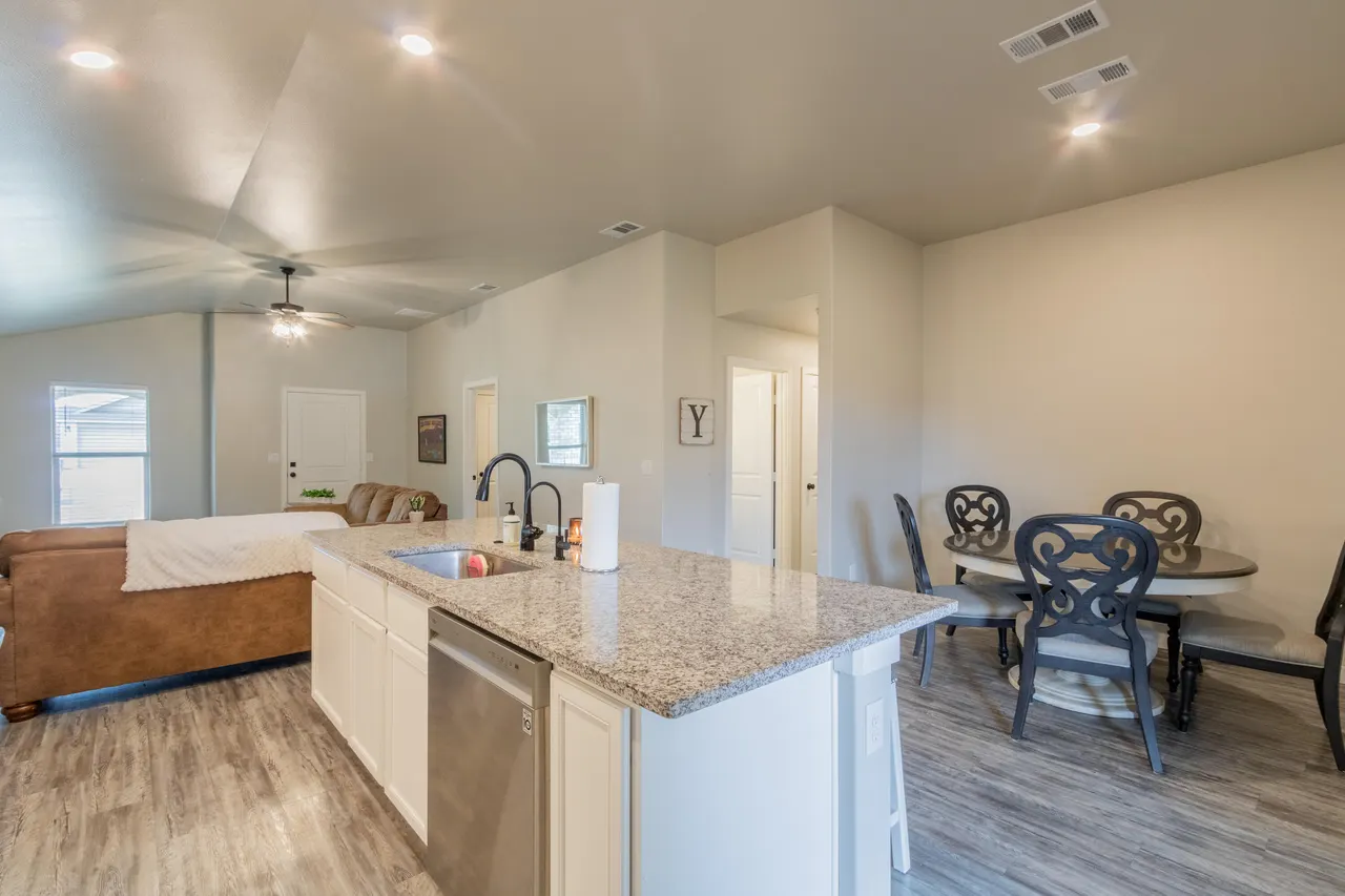 Photo 11 — 7429 32nd Street, Lubbock, TX 79407