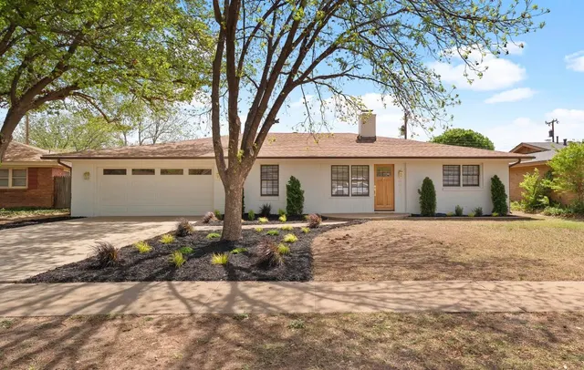 Photo 2 — 6019 Norfolk Avenue, Lubbock, TX 79413