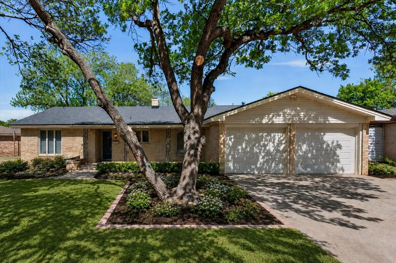 Photo 2 — 6806 Norfolk Avenue, Lubbock, TX 79413