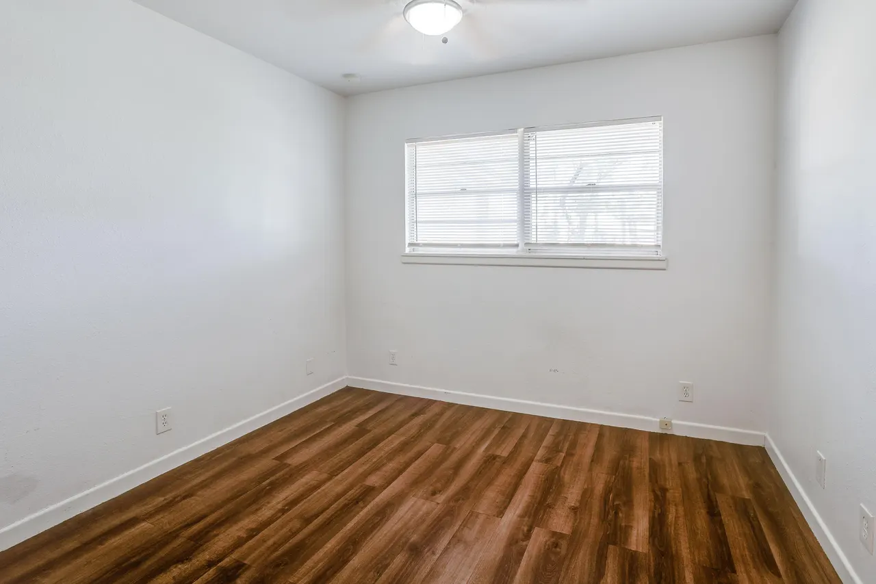 Photo 11 — 4902 43rd Street, Lubbock, TX 79414