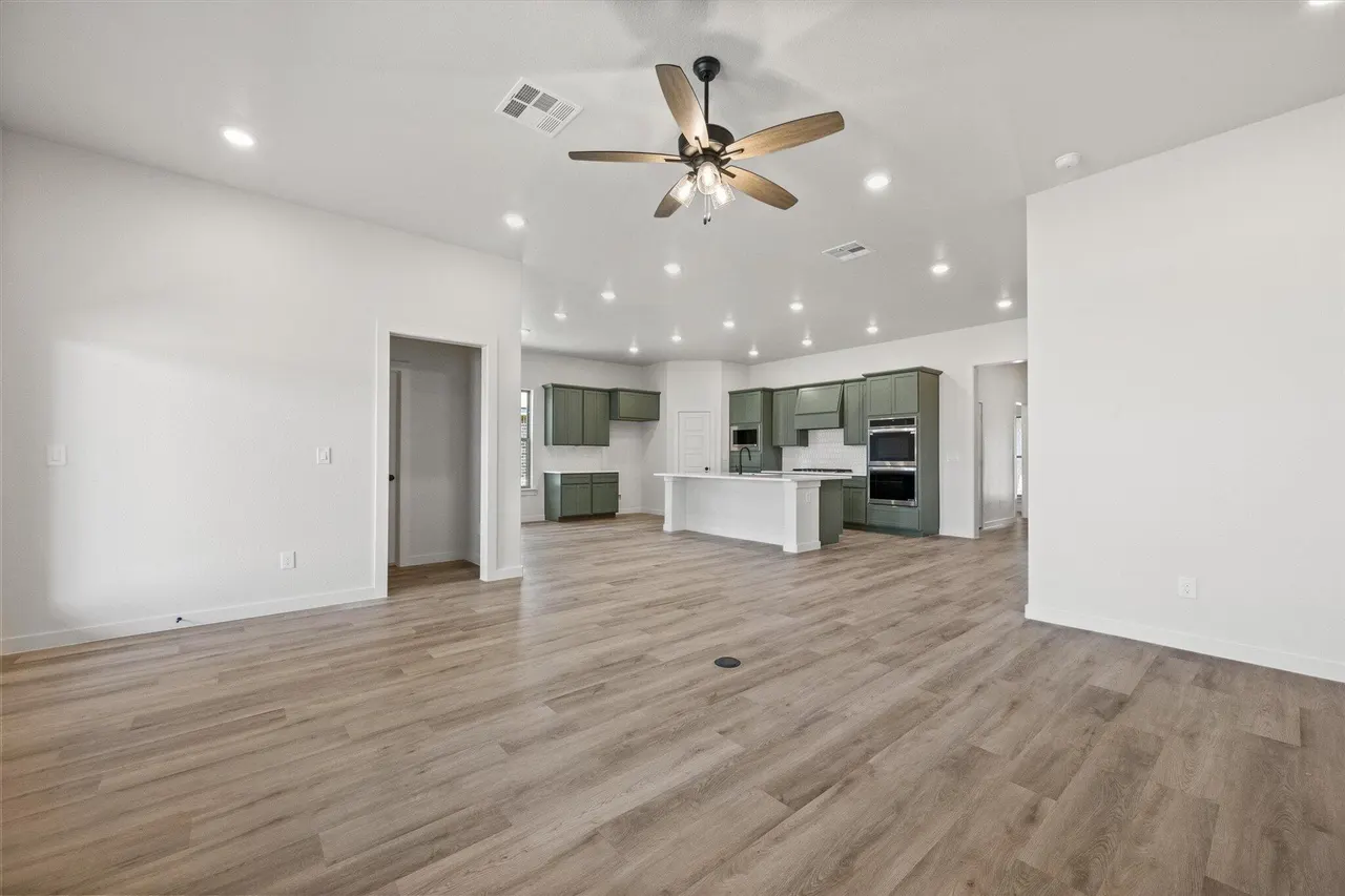 Photo 8 — 7014 16th Street, Lubbock, TX 79416