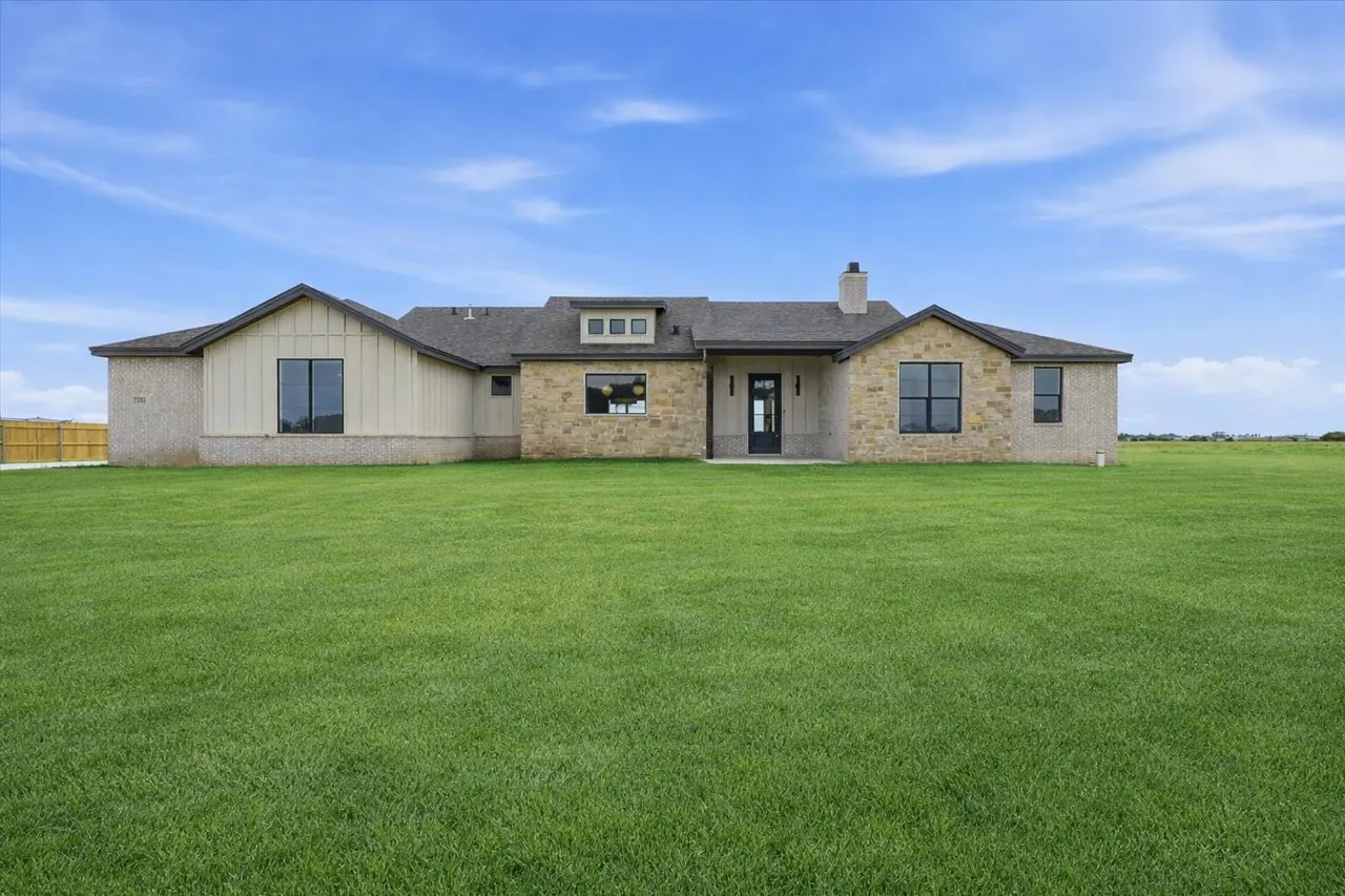 Front exterior — 1203 County Road 7715, Lubbock, TX 79423