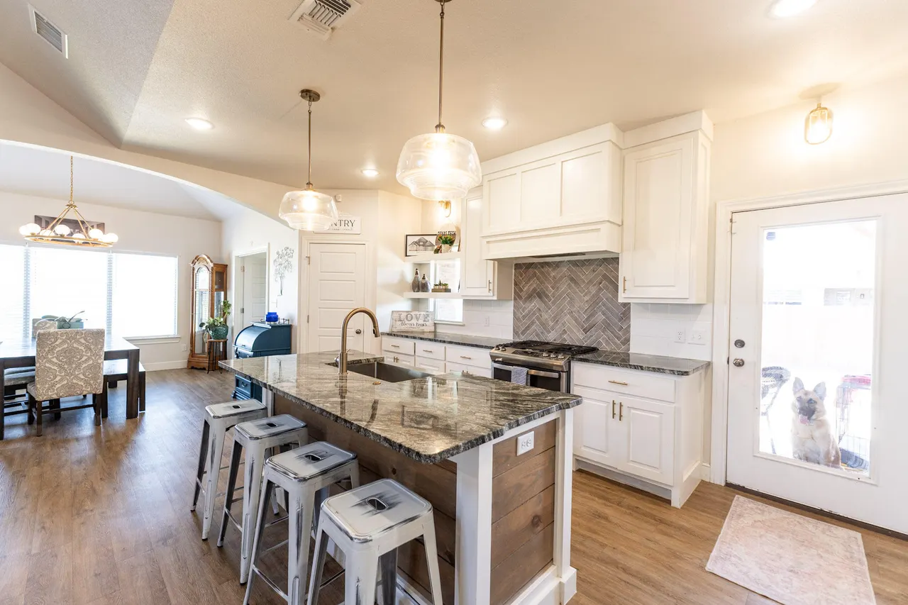Photo 5 — 6801 51st Street, Lubbock, TX 79407