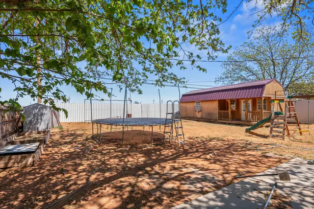 Photo 8 — 709 E 4th Street, Denver City, TX 79323
