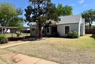 Sold home at 203 S Farmer Street