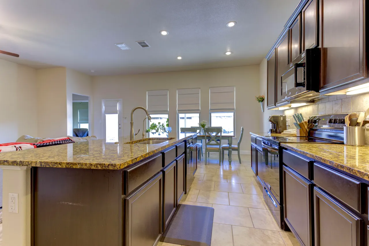 Photo 11 — 2120 136th Street, Lubbock, TX 79423