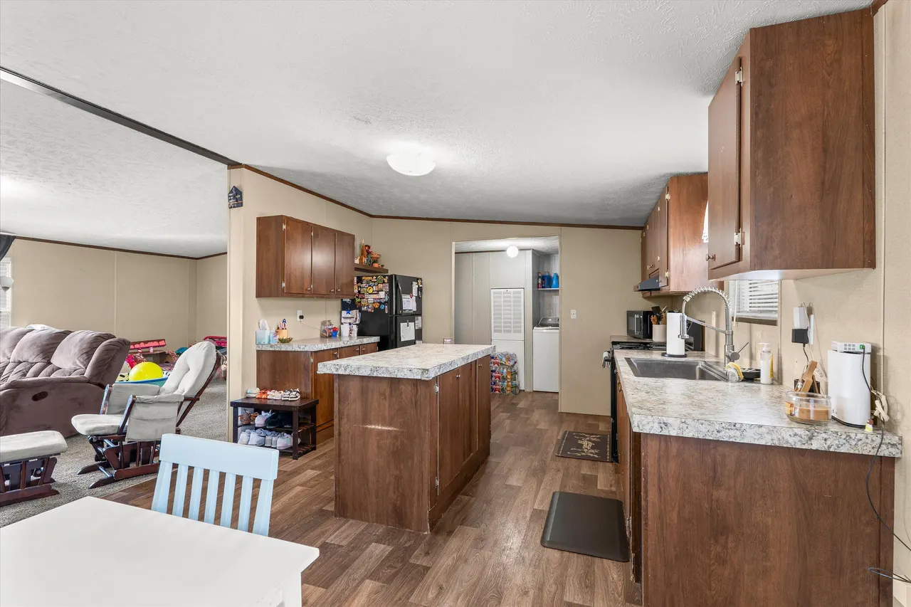 Photo 11 — 207 E 2nd Street, Sundown, TX 79372
