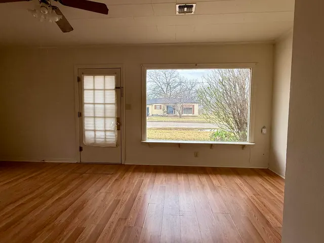 Photo 4 — 519 N 13th Street, Memphis, TX 79245